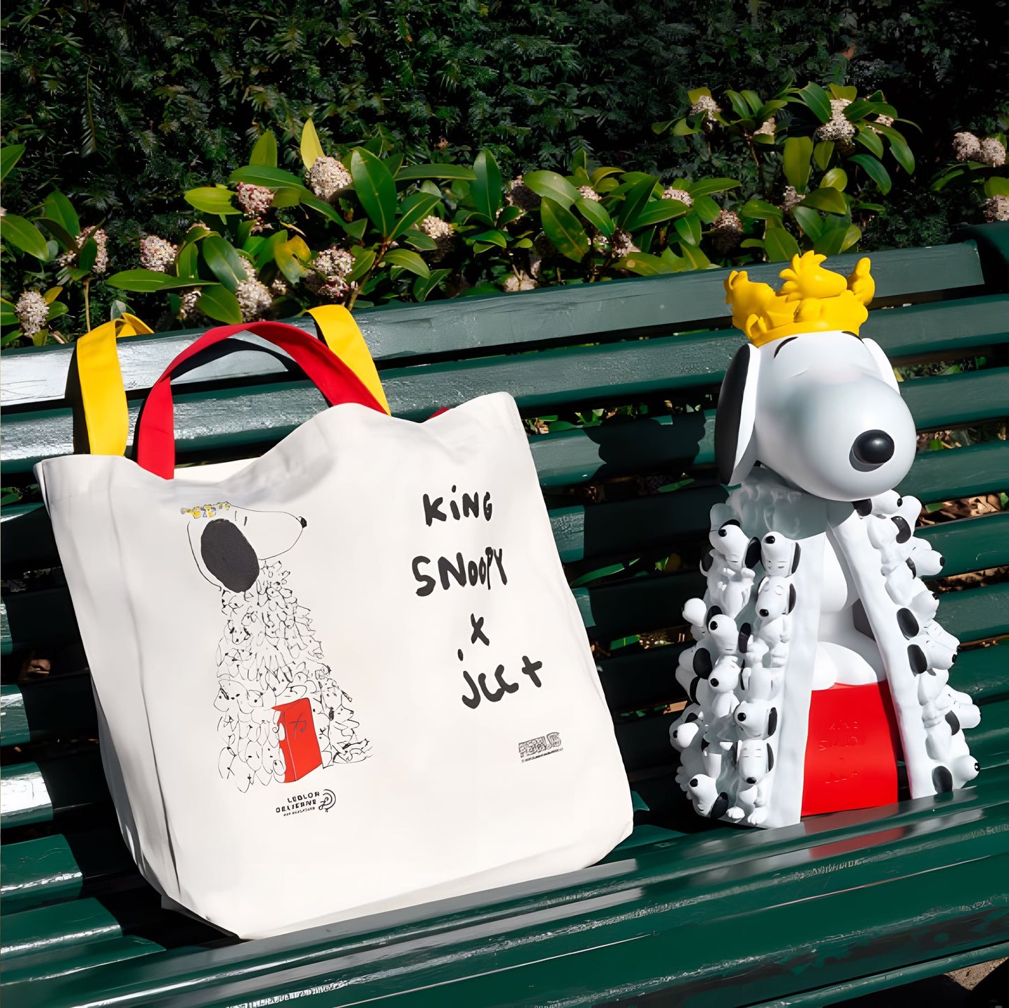 Leblon Delienne King Snoopy tote bag